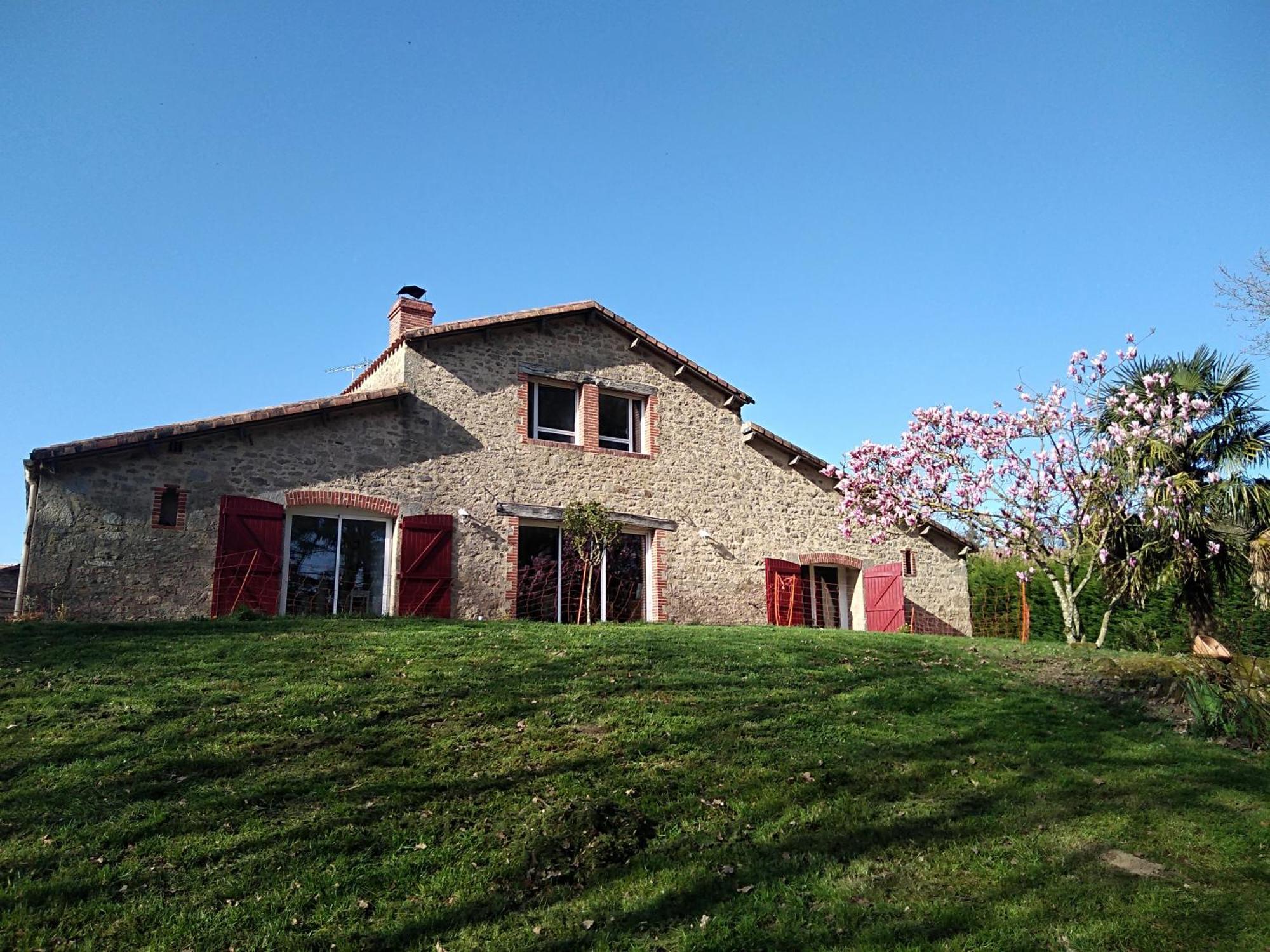 Les Trois Geais Bed & Breakfast Les Epesses Bagian luar foto