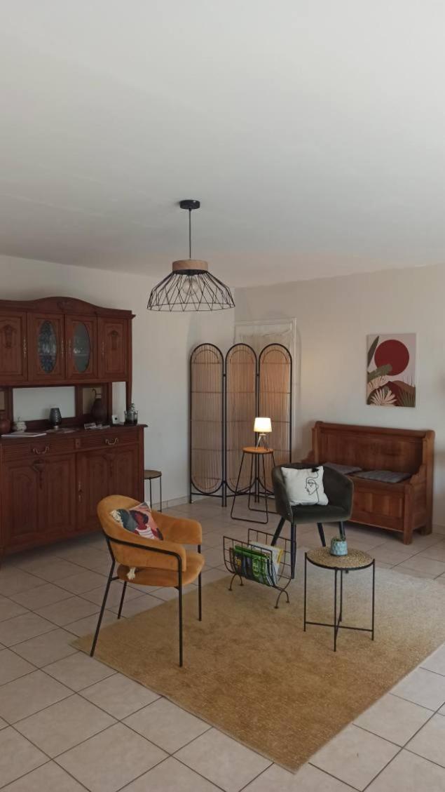 Les Trois Geais Bed & Breakfast Les Epesses Bagian luar foto